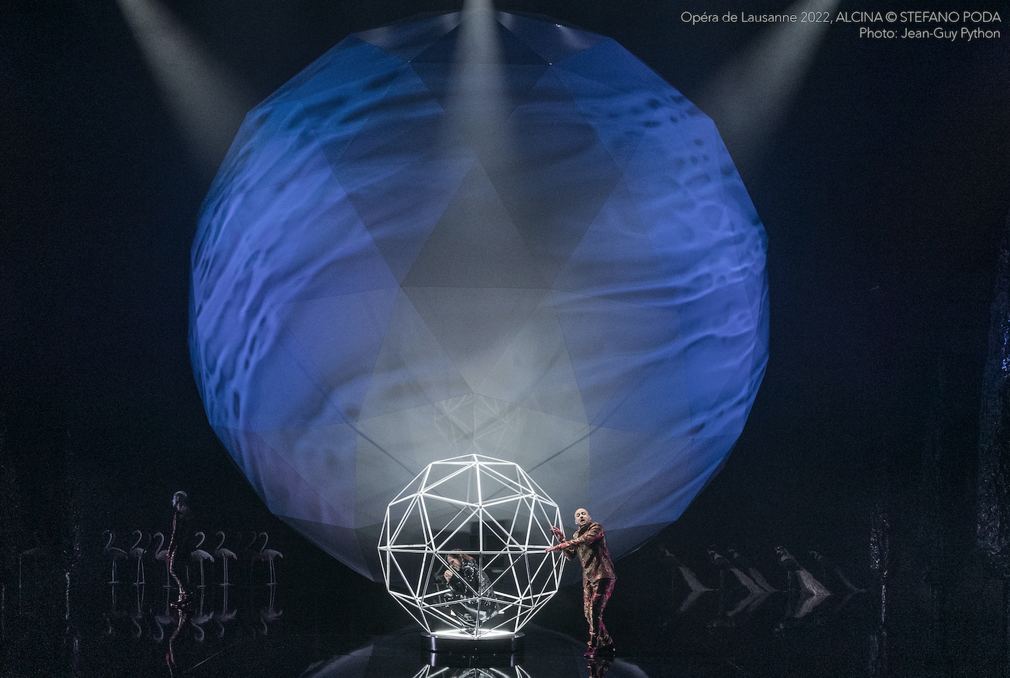 DIEGO FASOLIS (Cond.), STEFANO PODA (Dir.), MARIE LYS (Soprano), JUAN  SANCHO (Tenor) · Opéra de Lausanne - Allegorica.art